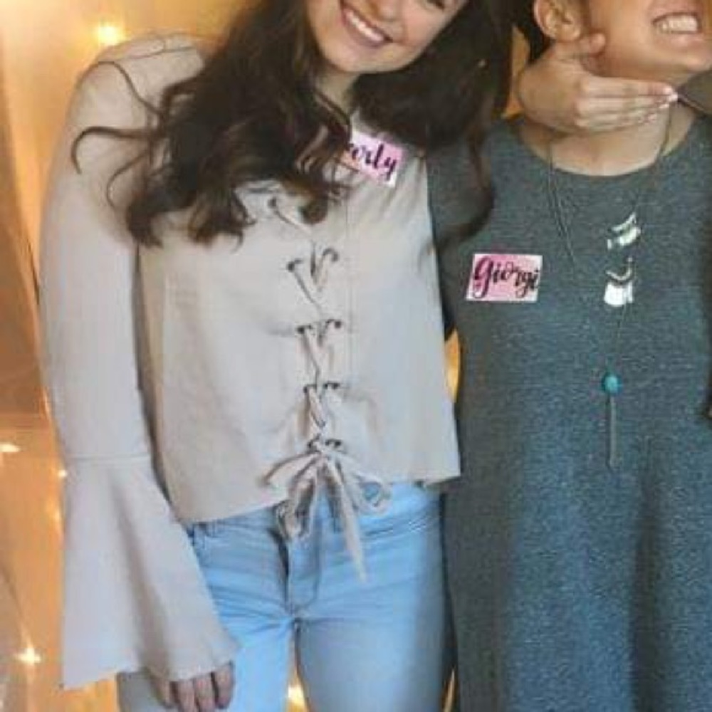 Lulu’s blush pink bell sleeve top